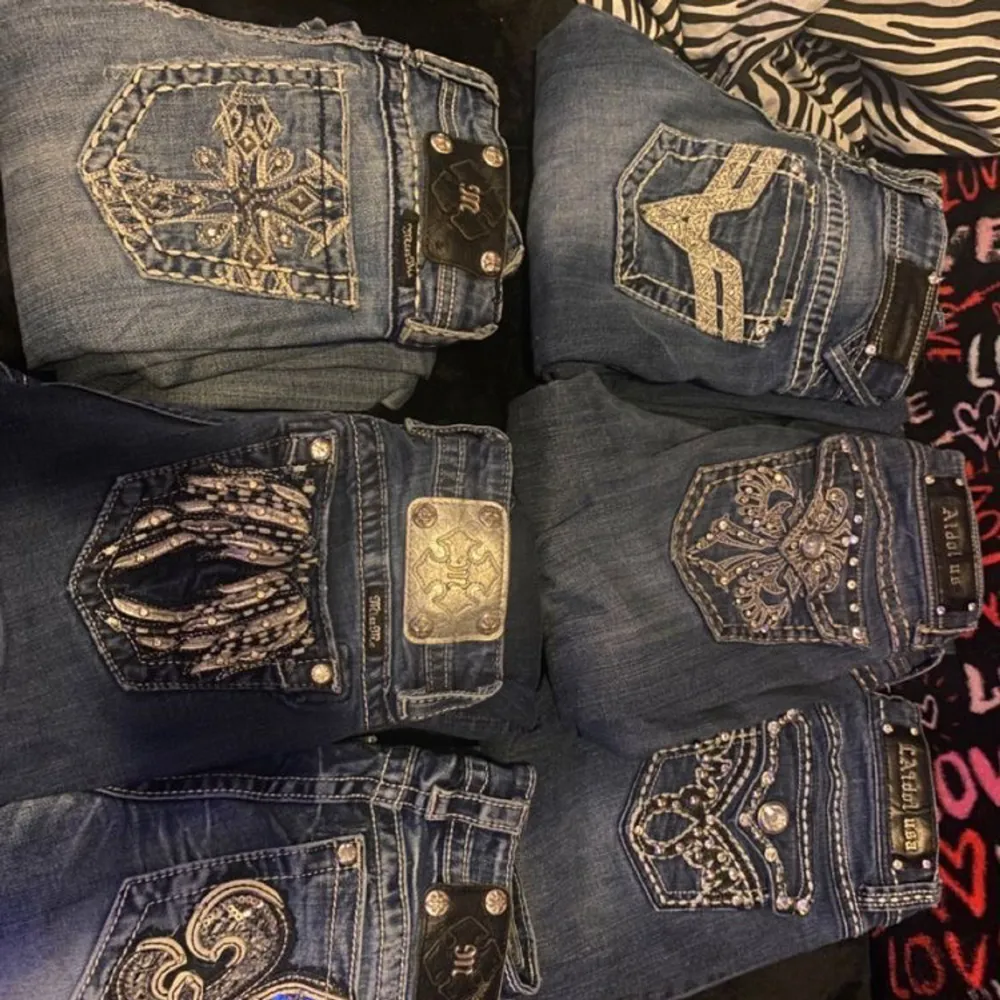 Söker miss me jeans i storlek S-M helst flare eller bootcut Pris spelar inte sån stor roll helst runt 600-800💕 . Jeans & Byxor.