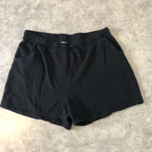 Svarta shorts - Jätte sköna!
