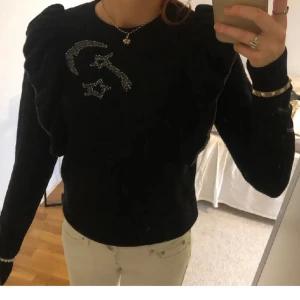 Stickad tröja  - Helt oanvänd, går ej att köpa i butik längre 
