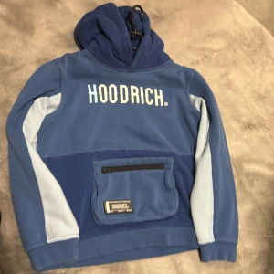 Använd 4 gånger inga fläckar eller nåt. Den är som ny - Helt ny helt fräsch inget tecken på användning 