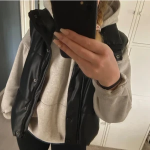 Zara väst  - Aldrig använd, Endast provad. (Första bilden lånad)🤍