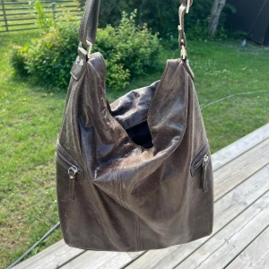 Brun axelremsväska  - Superfin från ADAX! Gott skick! 