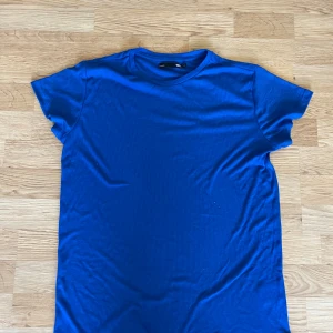 Top från Lager 157 - Topp från lager 157 Strl XL men skulle säga L