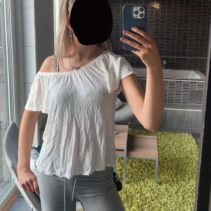 Fin topp - Fin tröja från Lindex! Används inte längre.