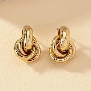 Örhängen  - Jätte snygga örhängen som aldrig är använda💕