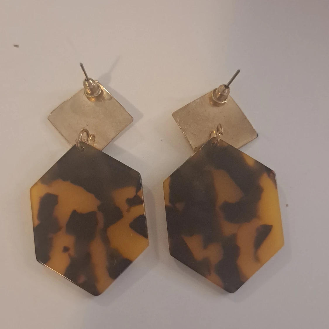 Örhängen med hexagonform - 90