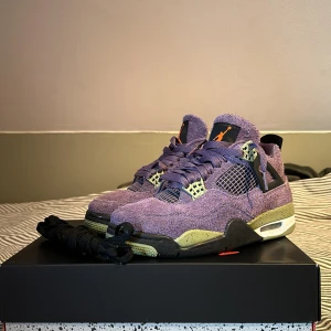 Jordan 4  - Säljer dessa Jordan 4 caynon purple pga att de växt ur mig, bara använda ett fåtal gånger. Nypris är ca 3500, köpta i Paris de passar för de som har 37-39 i strl. Pris kan diskuteras vid snabb affär! Först till kvarn!