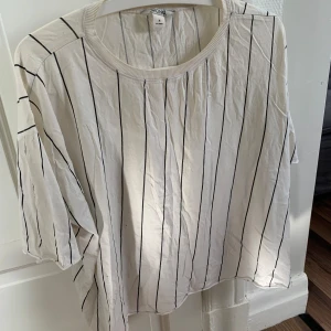 Randig baseball t-shirt  - Randig baseball t-shirt♥️ Sitter snyggt oversize på en XS-S