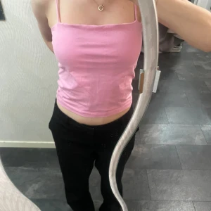 Ljus rosa linne - Ljus ros linne från Gina tricot, använt ett fåtal gånger. Köparen betalar frakten 