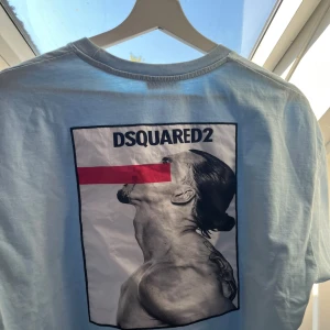 Dsquared 2 x Zlatan - Tja! Säljer en cool Dsquared 2 x Zlatan tröja i storlek medium.   Mycket fint skick, kan skickas👍🏽  mvh 