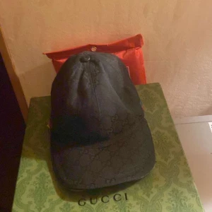 Säljer använd gucci keps, riktig. - Säljer nu min gucci keps, 1200kr