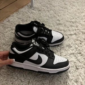 Nike Dunk Low - Använda några enstaka gånger, strl 37,5💘