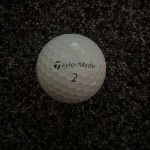 Taylormade mix 15 bollar - 15 st blandade taylormade bollar i väldigt bra skick!⛳️