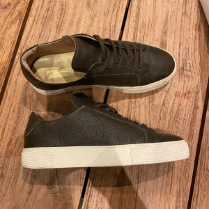 J.lindeberg skor - Nästintill helt nya säljer för det inte va min typ av sko😇🤝🏼