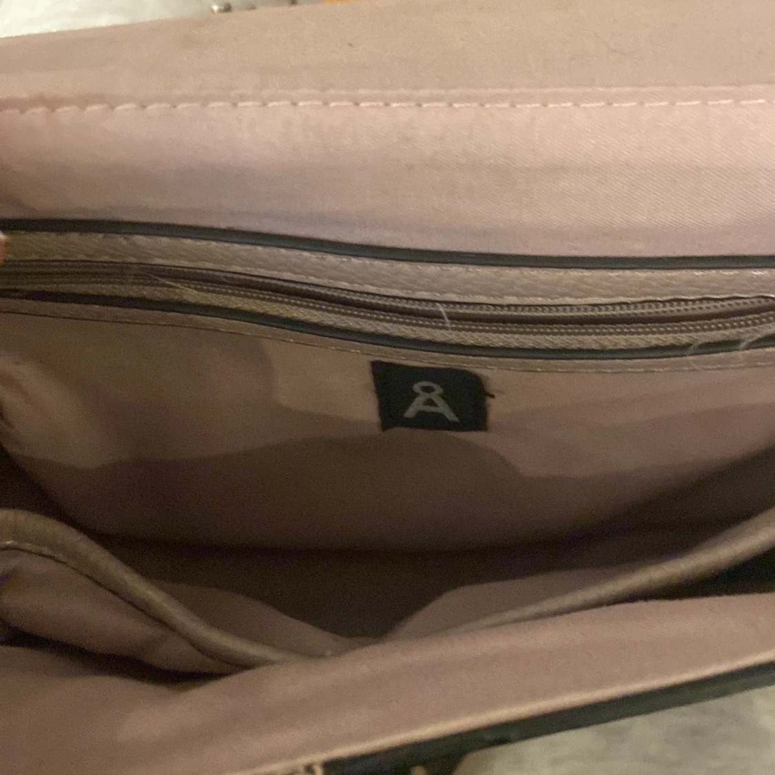 Mörk lila/rosa väska  - 90