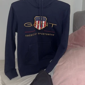 Gant tröja - Marinblå gant tröja  Helt oanvänd