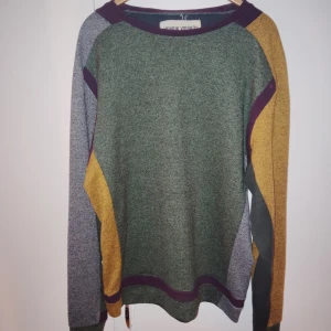 Henrik Vibskov kofta - Kofta/tjocktröja av Henrik Vibskov. Inköpt ny och knappt använd, utmärkt skick