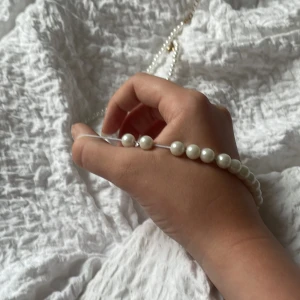 Säljer pärlarmband  - Jättebra i skick, kommer aldrig till användning 