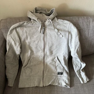 Björn Borg hoodie - Grå Björn Borg hoodie i storlek S, fint skick