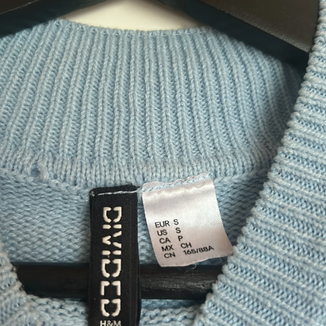 Blå stickad tröja - 90