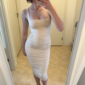 Klänning - Snygg festklänning Från Oh Polly