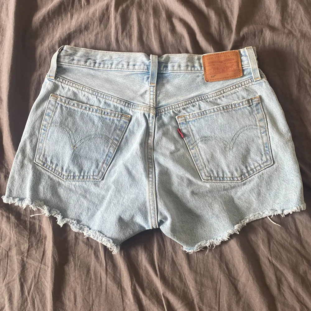 Levi’s shorts från sellpy. Aldrig använt för de var för stora.. Shorts.