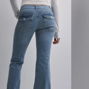 Nelly low waist bootcut jeans - Helt oanvänd storlek 34