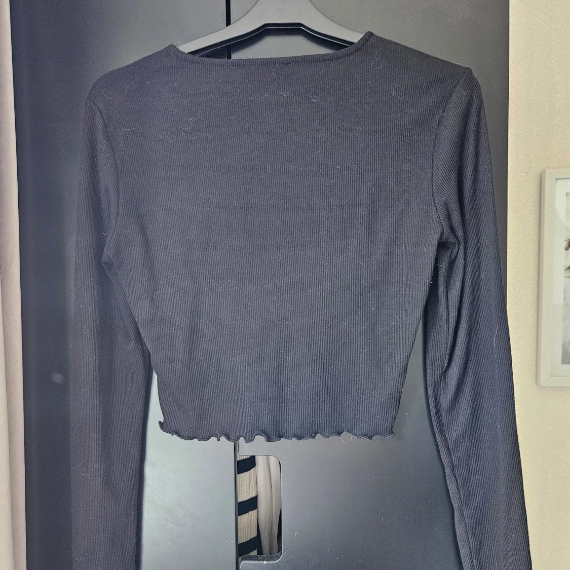 Svart croppad tröja - 90