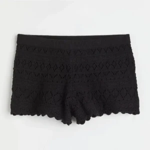 Stickade shorts - Använda förra sommaren men är som nya. Dom är lite lösare mellan bena💓