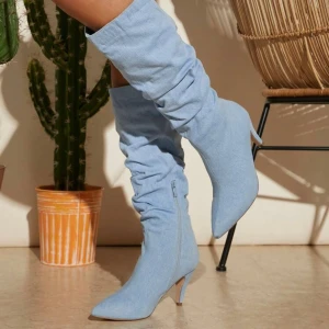 Boots  - Helt oanvända endast testade storlek 39,5 var tyvärr lite för stora för mig och kunde ej lämna tillbaka köpta för 420kr
