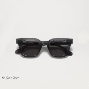 Chimi solglasögon i 04 dark grey! Nypris 1350kr inte använda mycket alls och fodral mm ingår