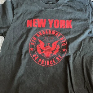 Brandy Melville tröja - Säljer denna oanvända brandy Melville tröja. 🤗