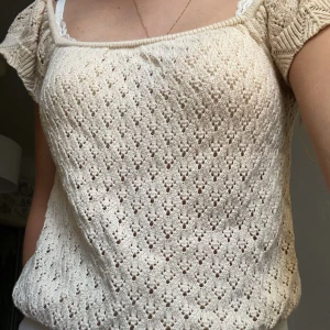 Snygg topp - as snygg stickad topp från french connection