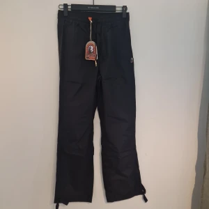 Parajumpers byxor  - Nya, oanvända. Äkta, med certilogo för kontroll av äkthet. 