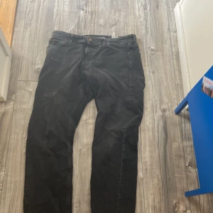 Jack and Jones Jeans - Använda, för små