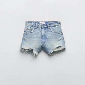 Zara Shorts - Säljer nu mina jeansshorts från Zara då de ej passar mig! Köpta för 329 säljer nu för 150 då de knappt är använda💕