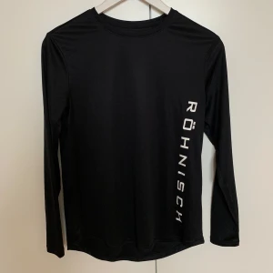 Träningstopp, Röhnisch - Träningstopp i mycket fint skick! Använd 1 gång. 🖤