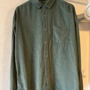 Skjorta - Grön Manchester skjorta i stl M
