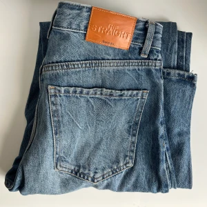 Bershka denim jeans  - Jeans från Bershka storlek m. Bra skick men passar mig tyvärr inte längre i storlek. 