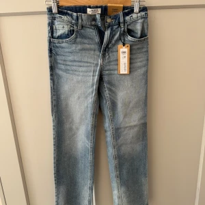 Kill byxor - Nya byxor med prislappen kvar. Helt oanvända. Ordinarie pris 299kr. Ny pris 150kr.