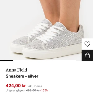 anna field skor - dom är använda 2ggr och dom kommer inte till användning längre💕 de kostar 425kr som nya✌🏼