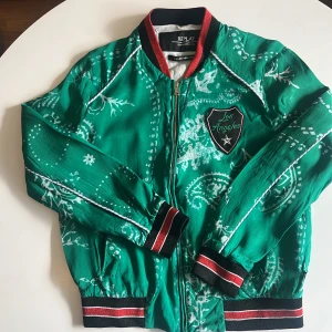 Replay Innejacka/Overshirt - Säljer denna jacka från Replay. Mycket bekväm och bra för sommaren när det blir lite kyligt. Storlek XS. God skick. 