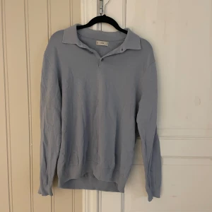 Finstickad tröja ljusblå - Superfint skick storlek M