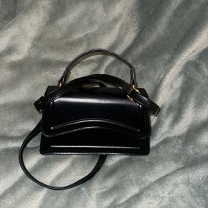 Väska  - Shein väska använt 2/3 gånger 