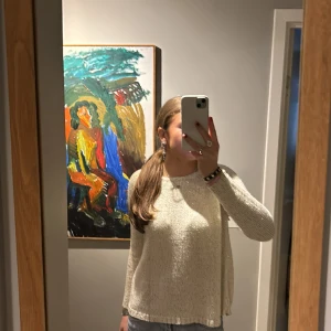 Tröja  - En jätte fin tröja med öppen rygg. Används fåtal gånger ❤️