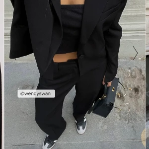 Kostymbyxor  - Slutsålda kostymbyxor från nakd. Jag är 161 och dom är långa på mig! I mycket bra skick 