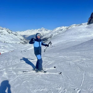 Peak Performance skidställ - Tänkte kolla intresset på mitt skidställ från Peak Performance! Funderar på att sälja det så skriv till mig om du skulle vilja köpa. Jättefint skick, pris kan diskuteras 