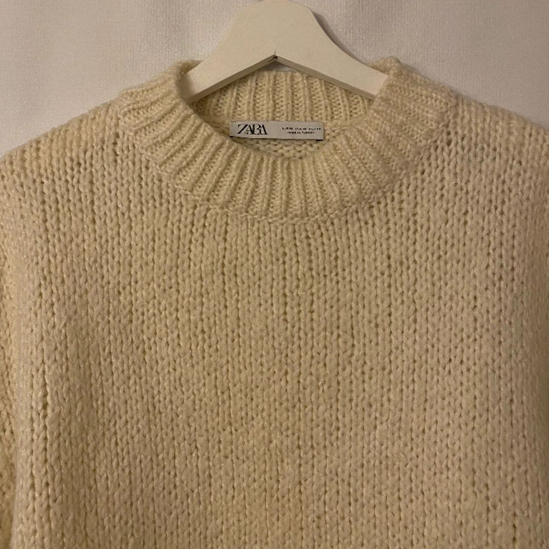 Vit stickad tröja - 91