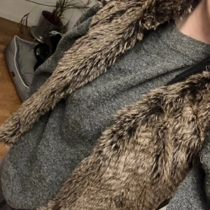 Päls väst - Super super snygg pälsväst men tyvärr var den för liten på mig, pris kan diskuteras💞
