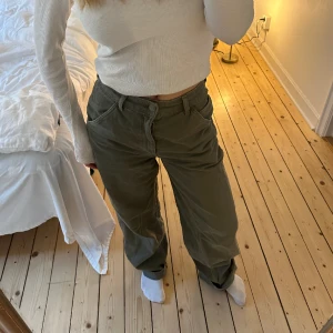 Gröna byxor  - Snygga gröna byxor från Asos 